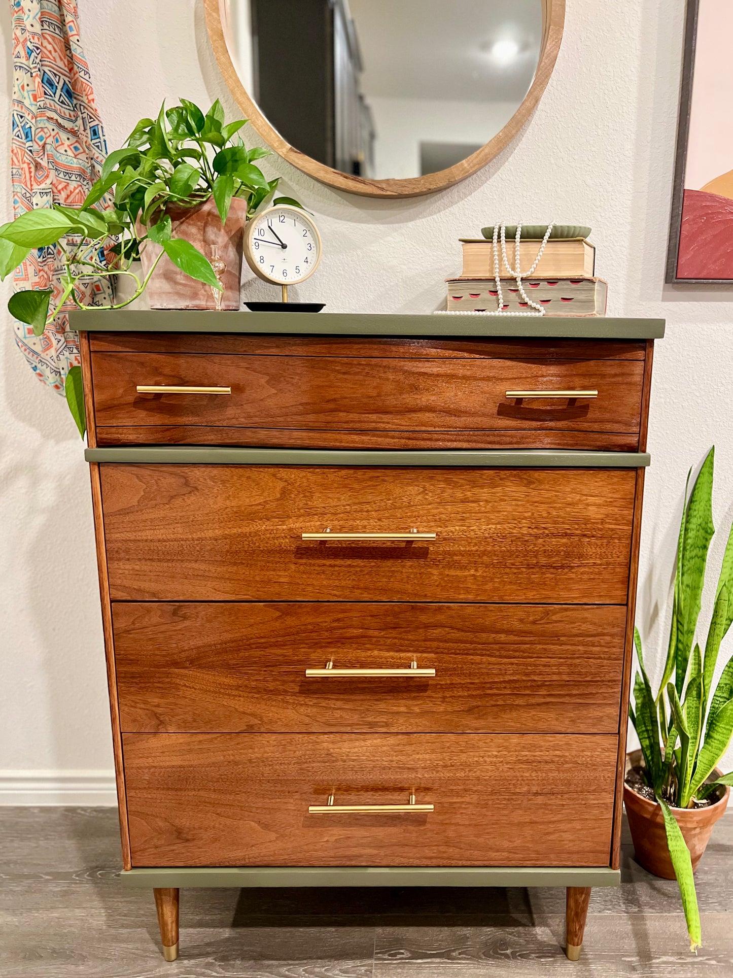 Vintage Mid Century Modern 4 Drawer Chest