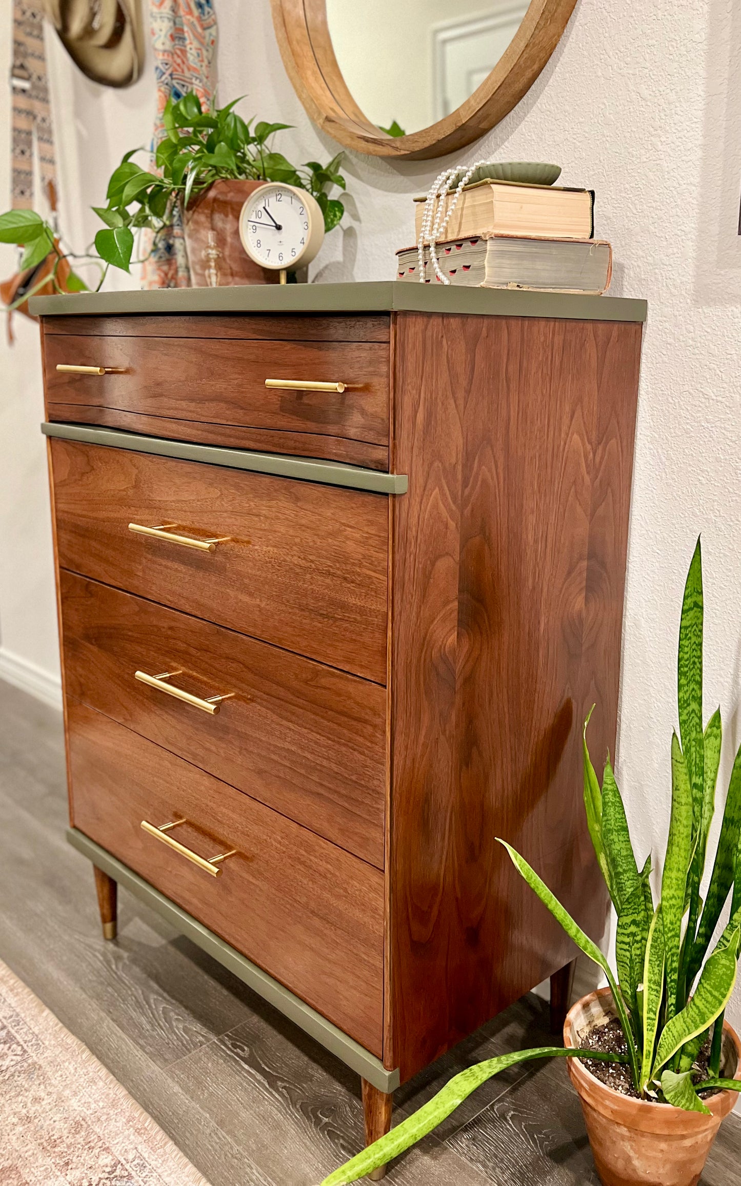 Vintage Mid Century Modern 4 Drawer Chest