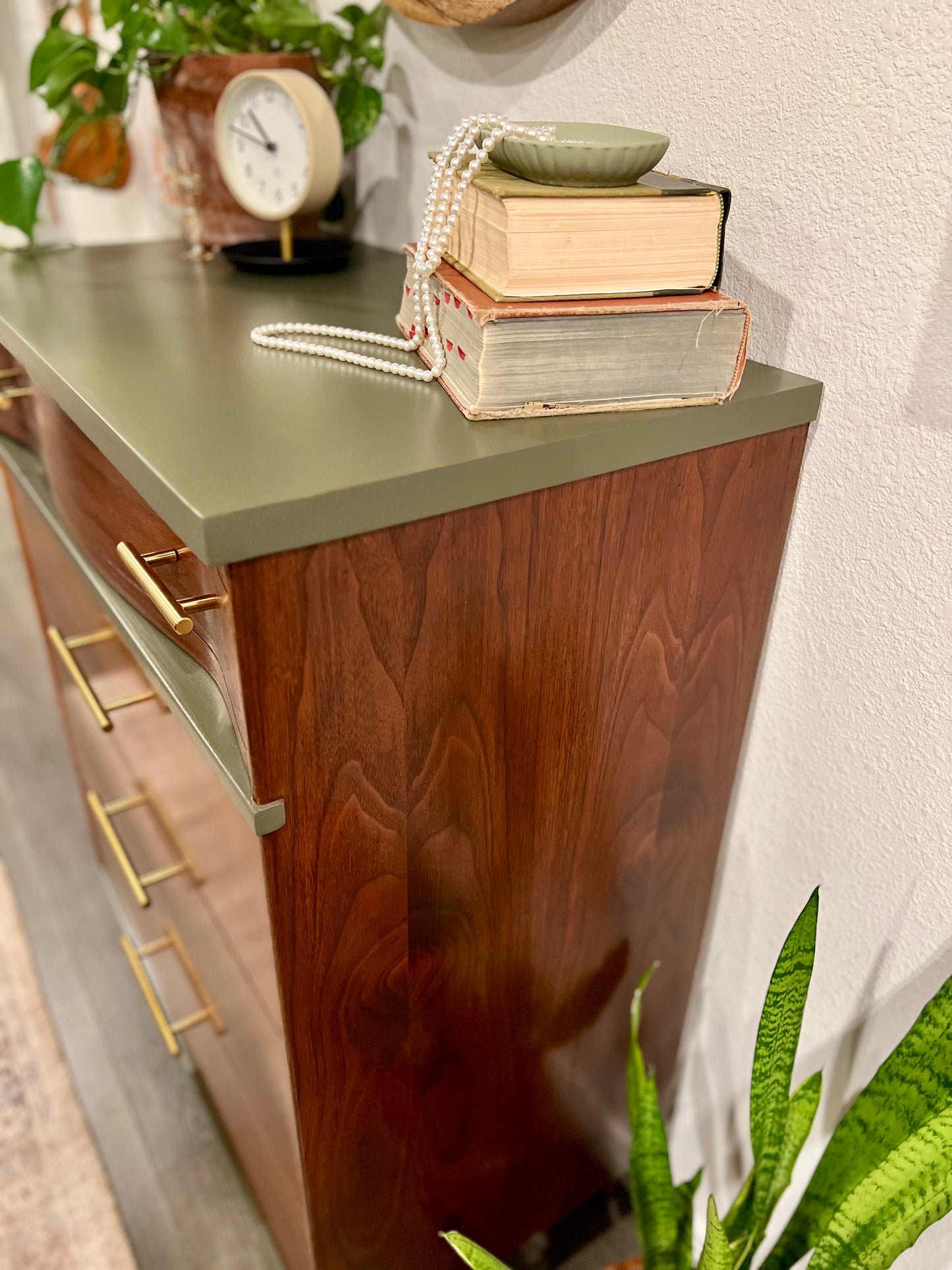 Vintage Mid Century Modern 4 Drawer Chest